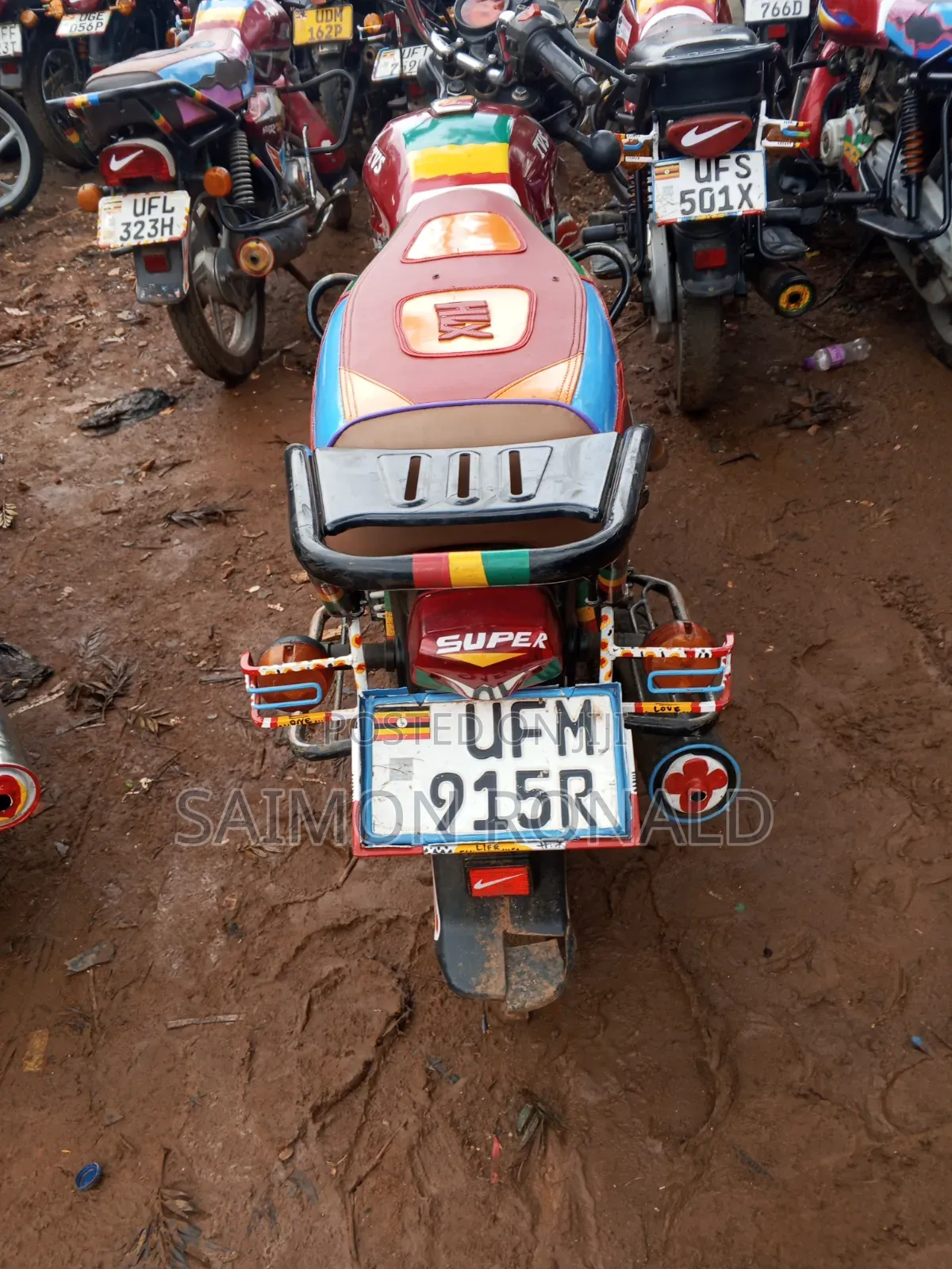 TVS HLX 125 2020 Red