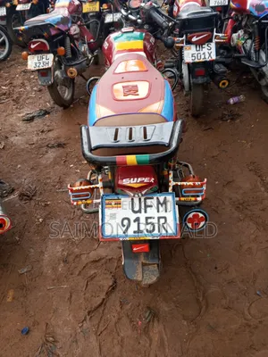 TVS HLX 125 2020 Red