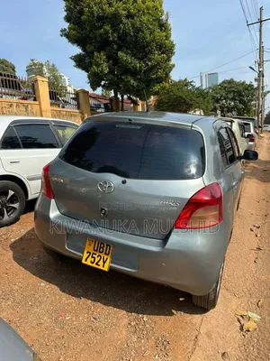 Toyota Vitz 2005 Gray