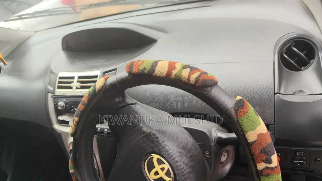 Toyota Vitz 2005 Gray