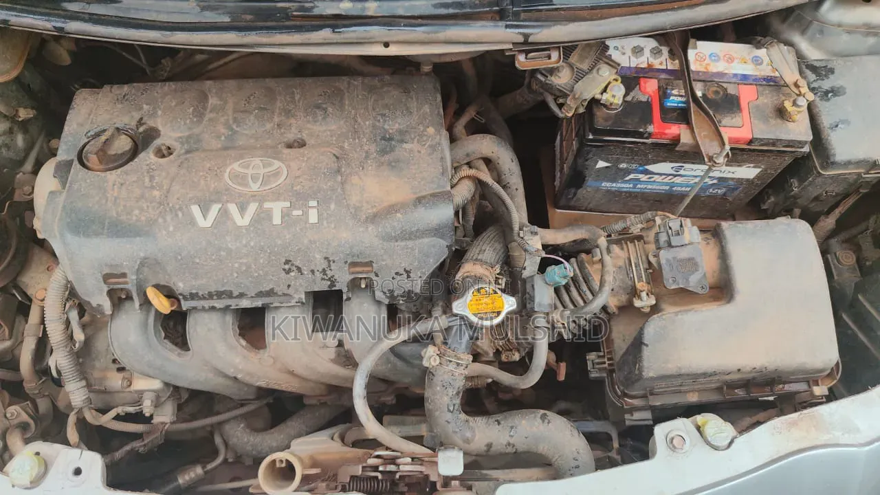 Toyota Vitz 2005 Gray