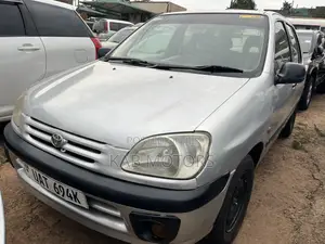 Toyota Raum 1998 Silver