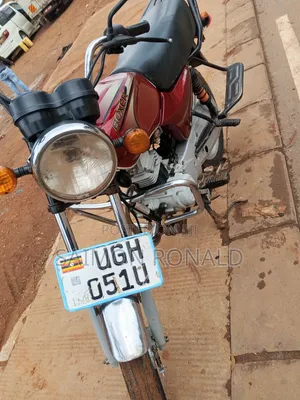 Bajaj Boxer 100 2025 Red