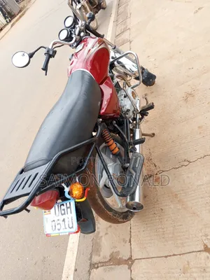 Bajaj Boxer 100 2025 Red