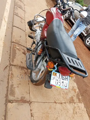 Bajaj Boxer 100 2025 Red