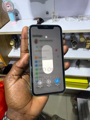 Apple iPhone 11 64 GB