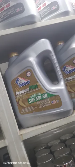 Full Synthetic 5W 30 Petrol Engine Oil Available in Stock for All Cars