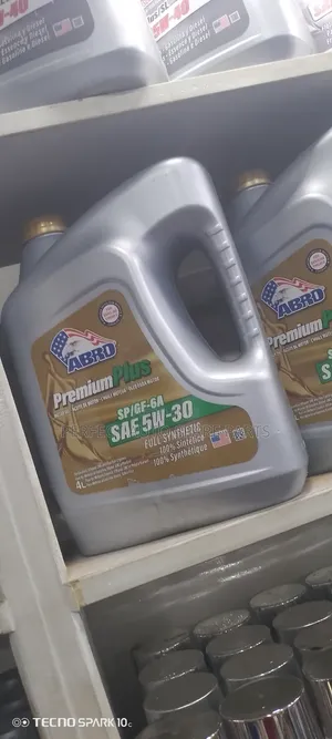 Full Synthetic 5W 30 Petrol Engine Oil Available in Stock for All Cars