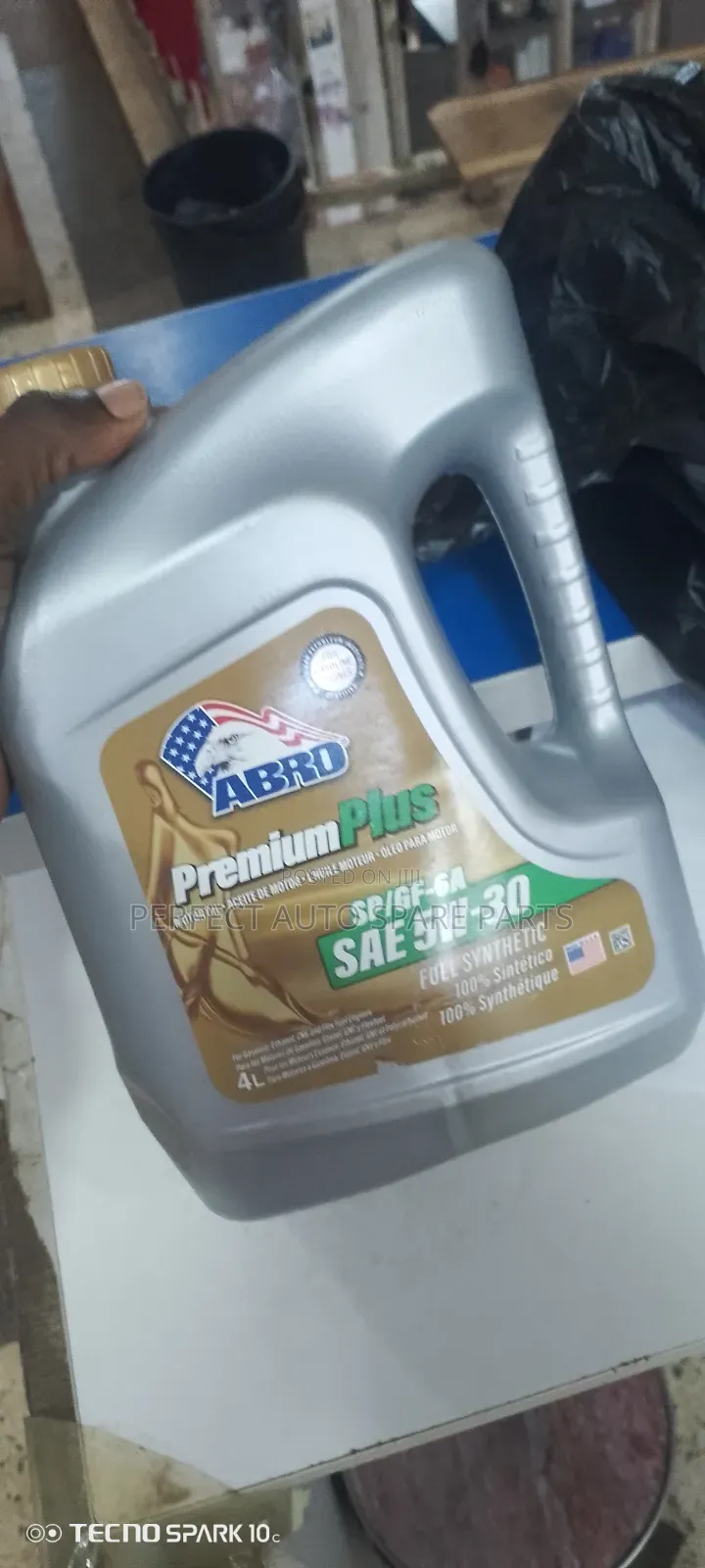 Full Synthetic 5W 30 Petrol Engine Oil Available in Stock for All Cars