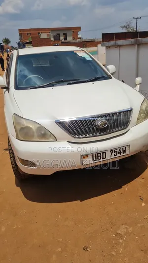 Toyota Harrier 2005 White