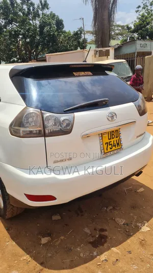 Toyota Harrier 2005 White