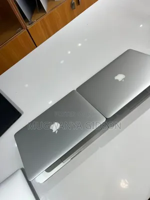 New Laptop Apple MacBook Pro 2015 8GB Intel Core i5 SSD 256GB