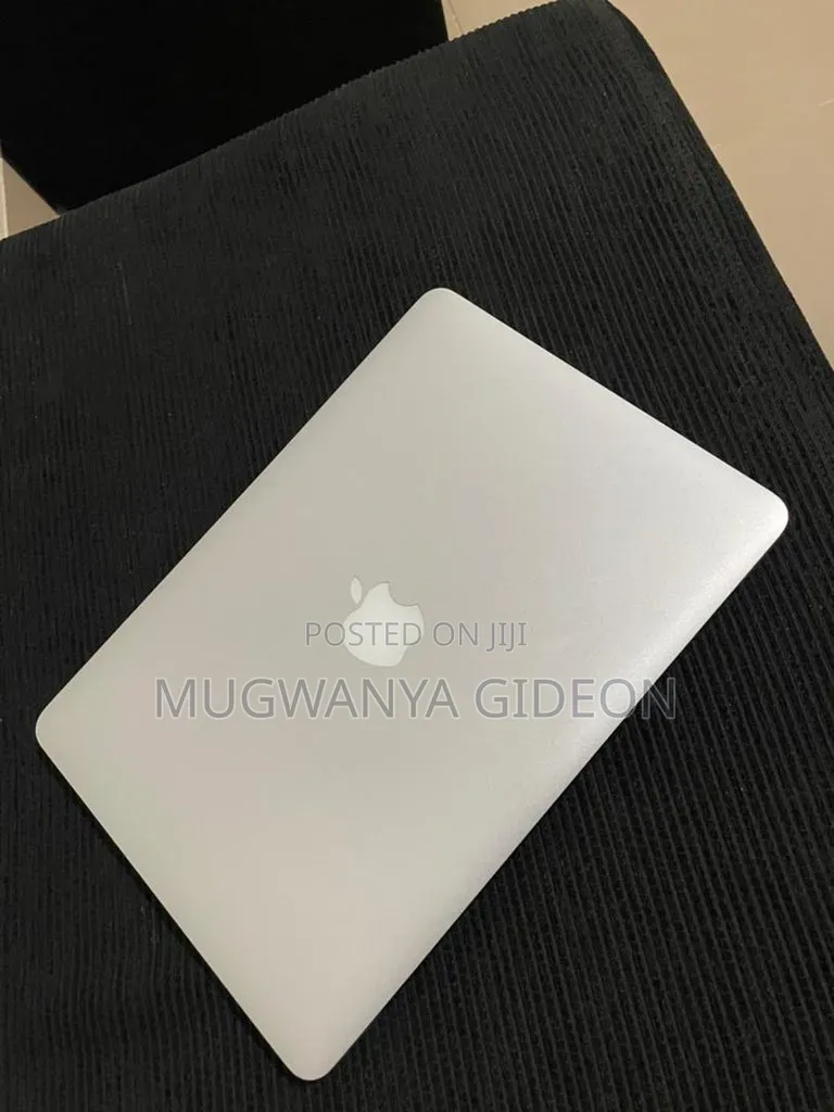 New Laptop Apple MacBook Pro 2015 8GB Intel Core i5 SSD 256GB