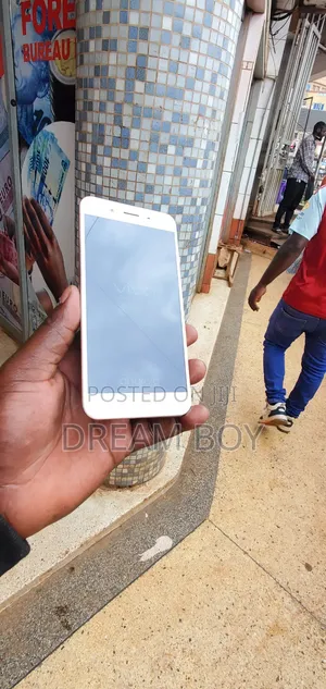 Vivo Y66i 32 GB Gold