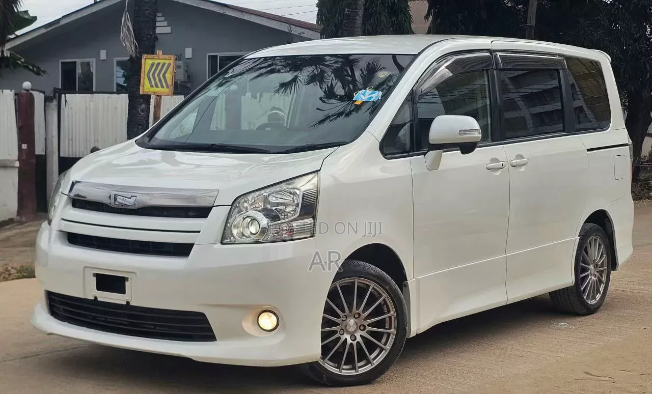 Toyota Noah 2008 White