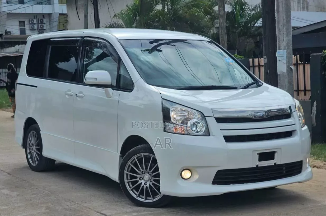 Toyota Noah 2008 White