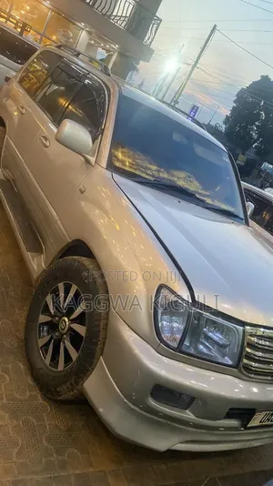 Toyota Land Cruiser 90 Automatic 2002 Silver