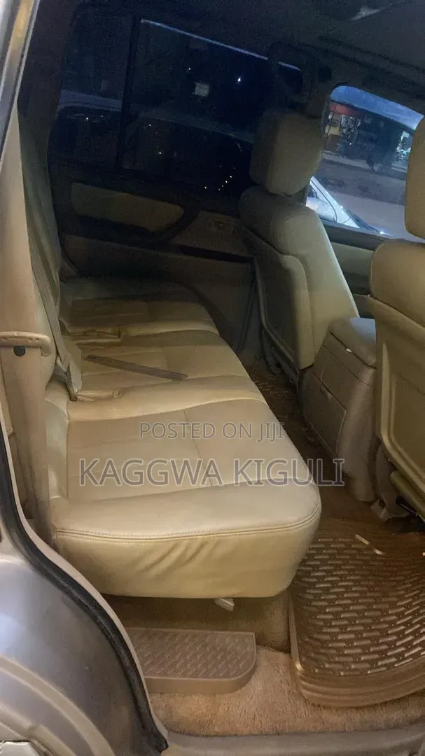Toyota Land Cruiser 90 Automatic 2002 Silver