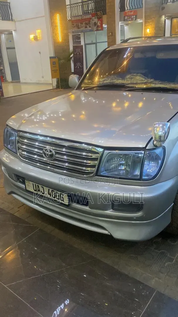 Toyota Land Cruiser 90 Automatic 2002 Silver