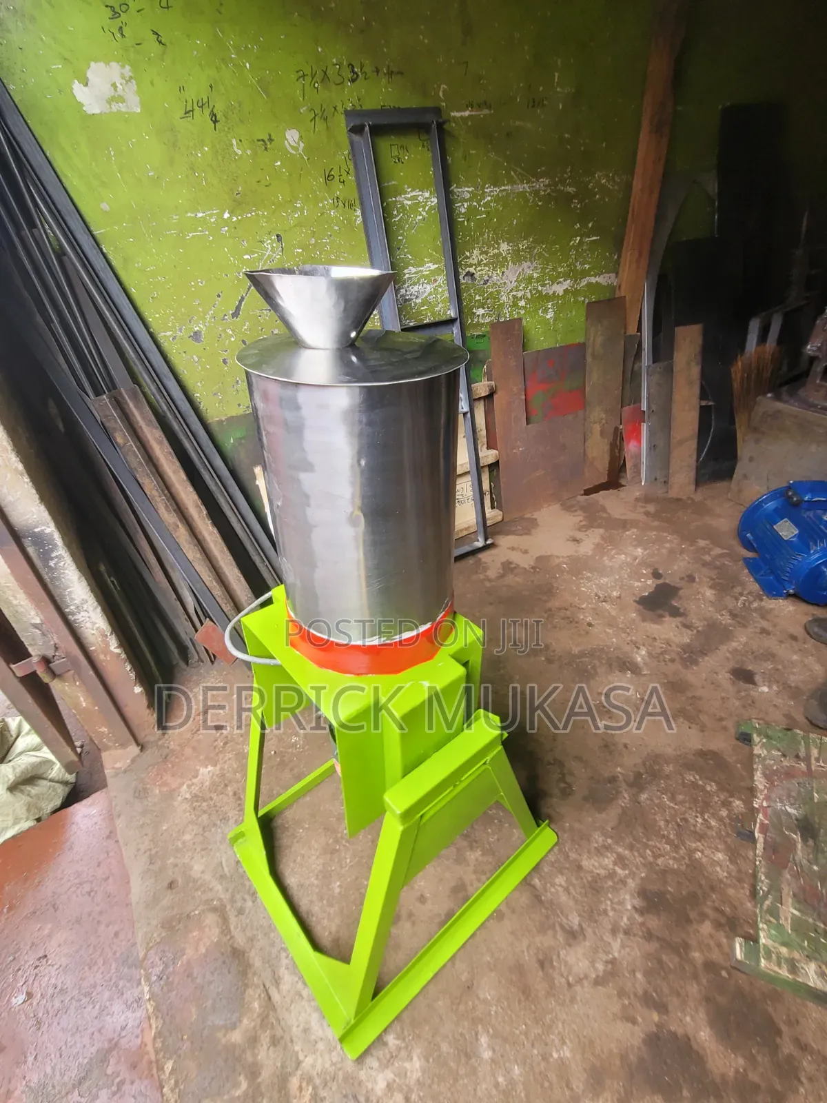 G Nuts Grinder