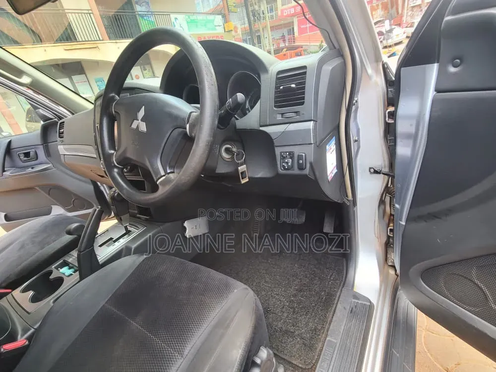 Mitsubishi Pajero 2008 Silver