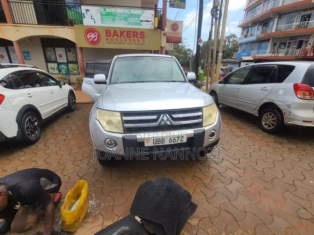Mitsubishi Pajero 2008 Silver