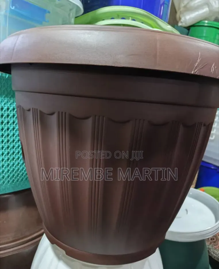 Plastic Planter Pot With Base, Brick Color, for Planti