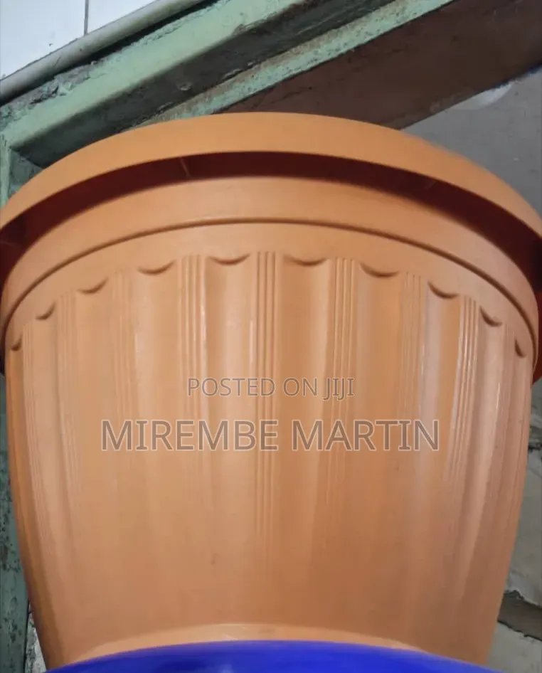 Plastic Planter Pot With Base, Brick Color, for Planti