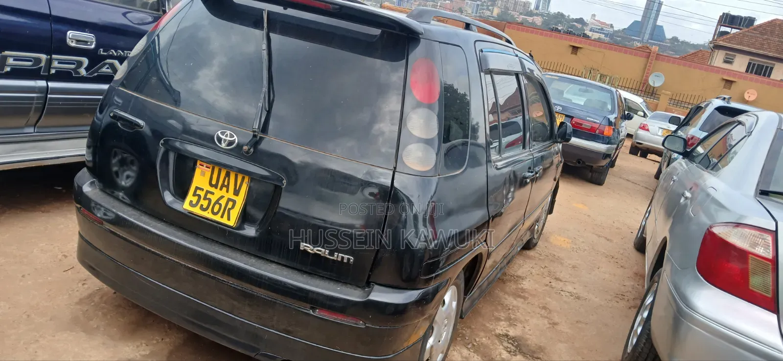 Toyota Raum 2000 Black