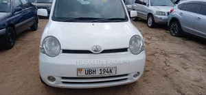 Toyota Sienta 2007 White