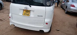 Toyota Sienta 2007 White
