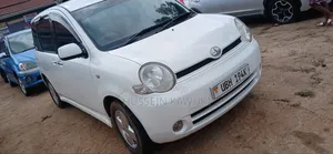 Toyota Sienta 2007 White