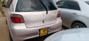 Toyota Vitz 2001 Silver