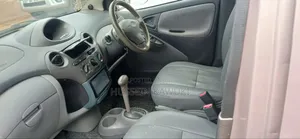 Toyota Vitz 2001 Silver