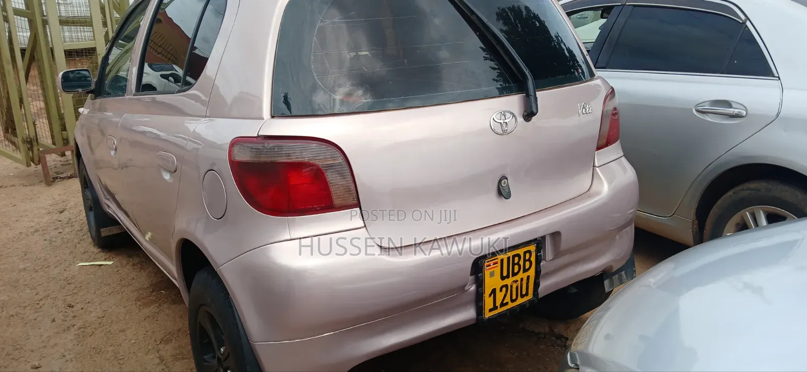 Toyota Vitz 2001 Silver