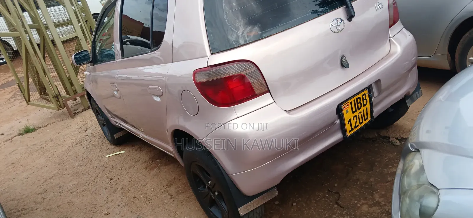 Toyota Vitz 2001 Silver
