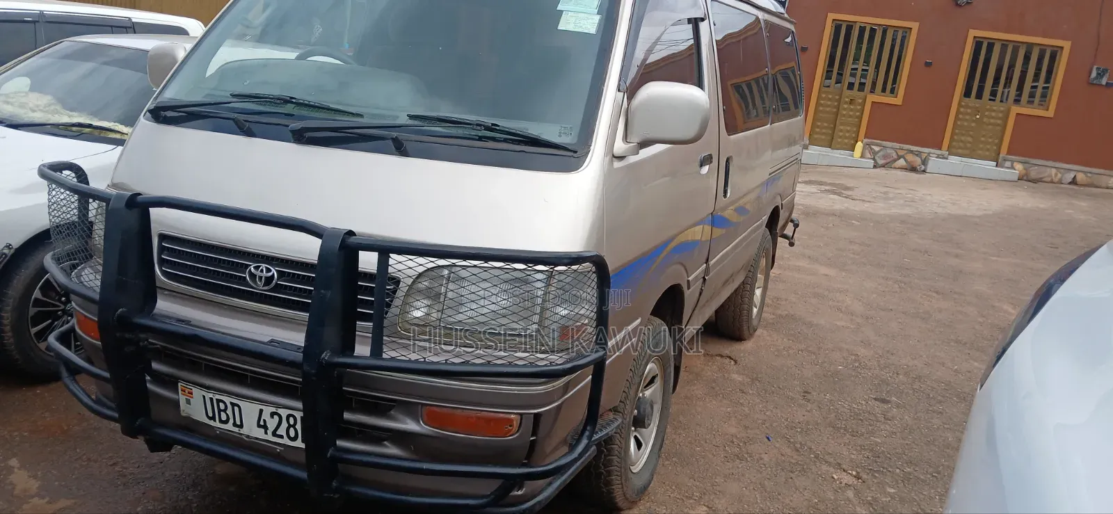 Toyota HiAce 2003 Silver