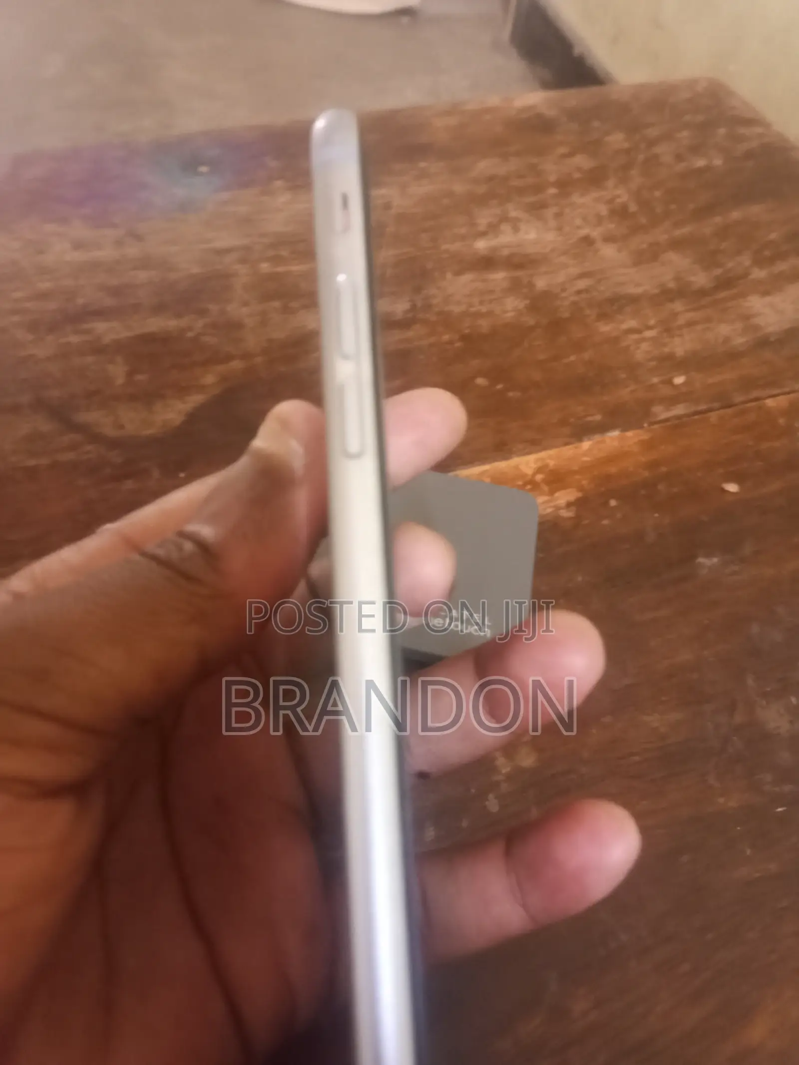 New Apple iPhone 6s 32 GB Gray
