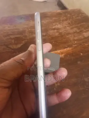 New Apple iPhone 6s 32 GB Gray