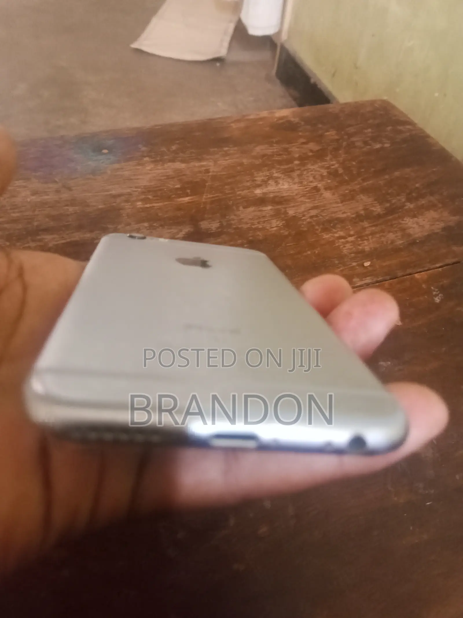New Apple iPhone 6s 32 GB Gray