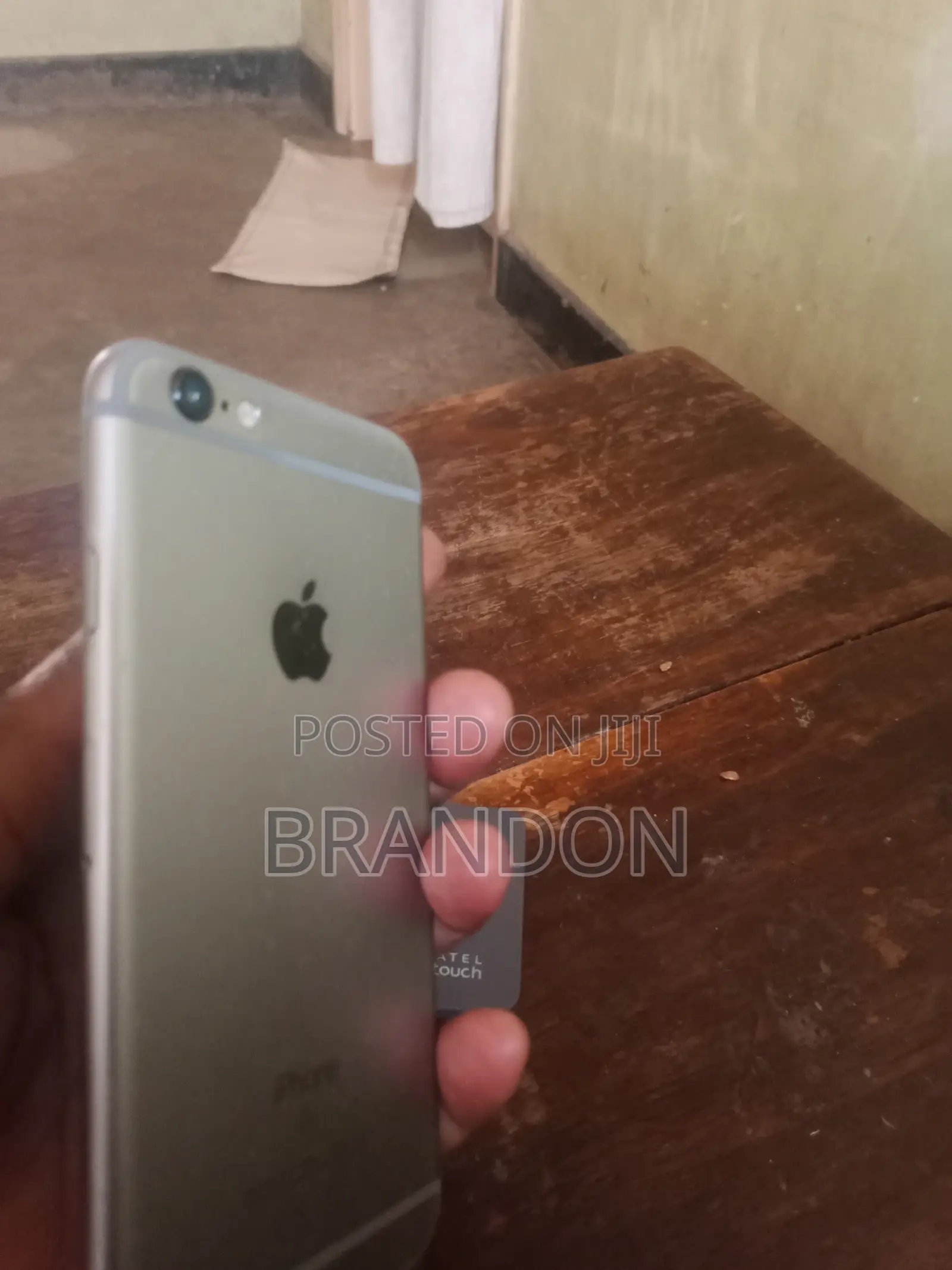 New Apple iPhone 6s 32 GB Gray