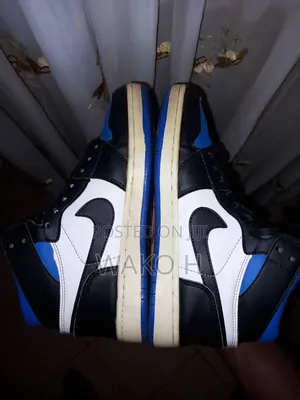 Nike Sneaker