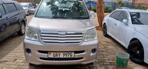 Toyota Noah 2005 Gray