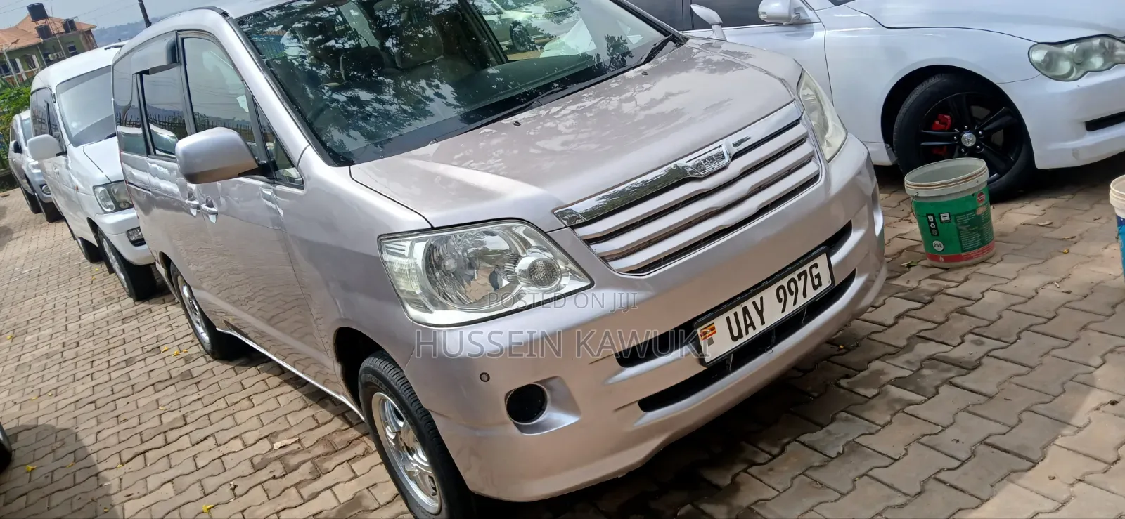 Toyota Noah 2005 Gray