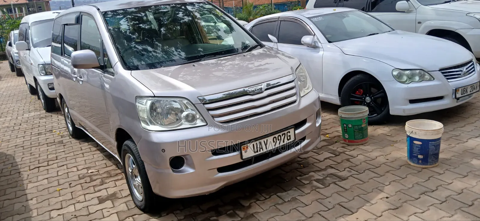 Toyota Noah 2005 Gray