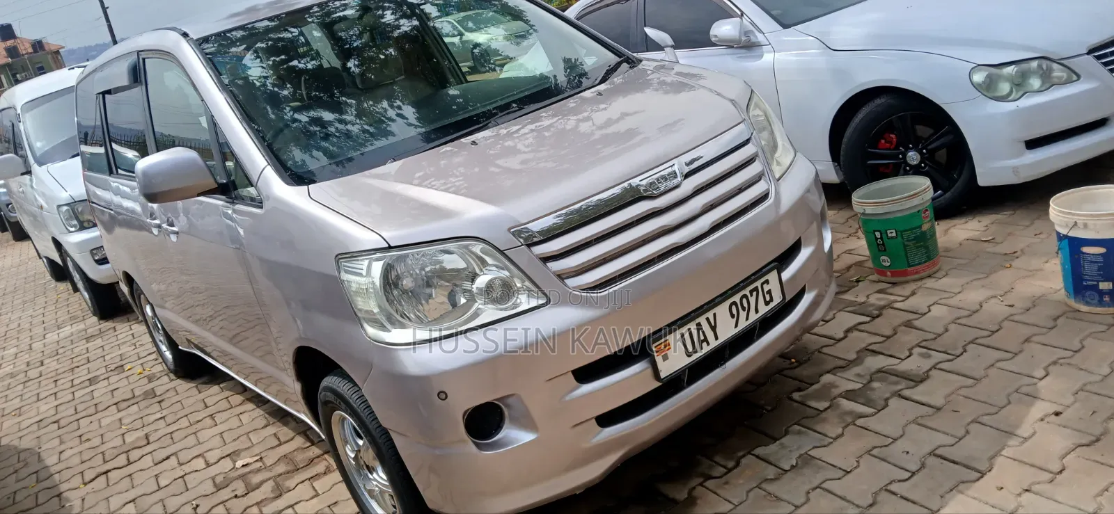 Toyota Noah 2005 Gray