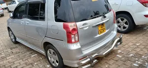Toyota Raum 2006 Silver
