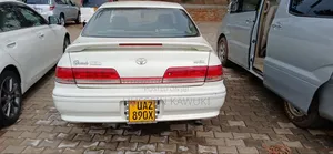 Toyota Mark II 2000 White
