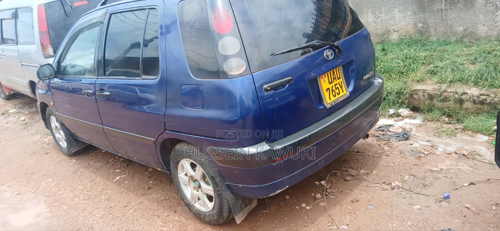 Toyota Raum 2000 Blue