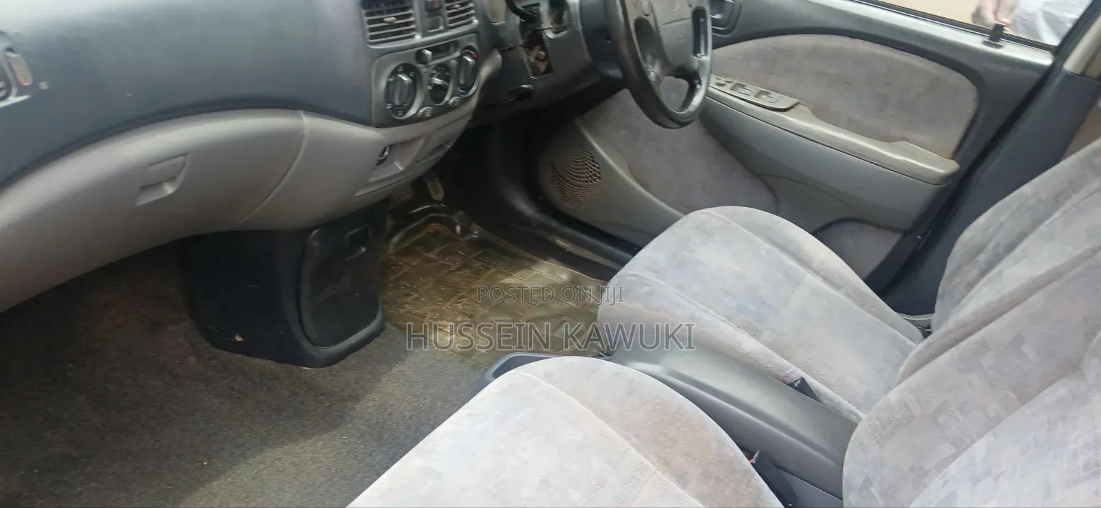 Toyota Raum 2000 Blue